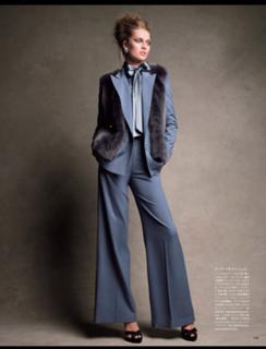 Toni Garrn feet photo thumbnail