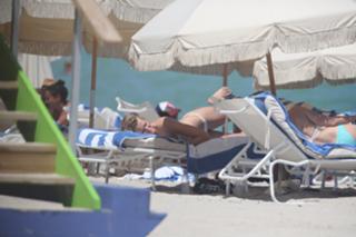 Toni Garrn feet photo thumbnail