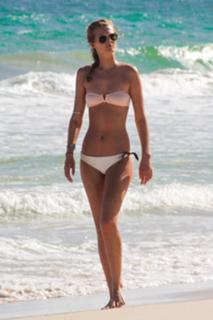 Toni Garrn feet photo thumbnail