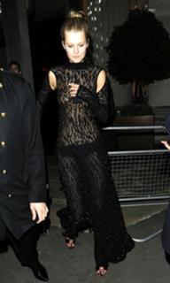 Toni Garrn feet photo thumbnail