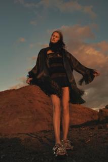 Toni Garrn feet photo thumbnail