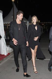 Toni Garrn feet photo thumbnail