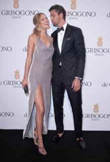 Toni Garrn feet photo thumbnail