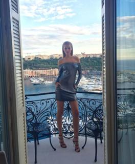 Toni Garrn feet photo thumbnail