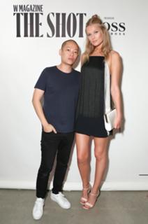 Toni Garrn feet photo thumbnail