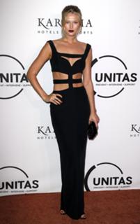 Toni Garrn feet photo thumbnail