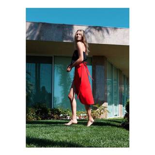Toni Garrn feet photo thumbnail