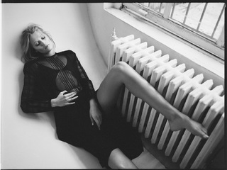 Toni Garrn feet photo thumbnail