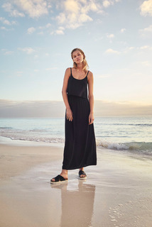 Toni Garrn feet photo thumbnail