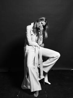 Toni Garrn feet photo thumbnail