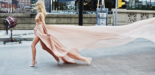 Toni Garrn feet photo thumbnail