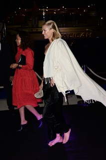 Toni Garrn feet photo thumbnail