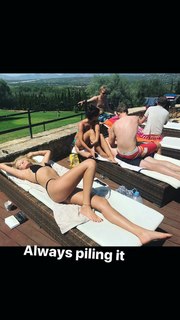 Toni Garrn feet photo thumbnail