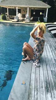 Toni Garrn feet photo thumbnail