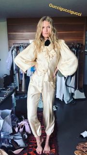 Toni Garrn feet photo thumbnail