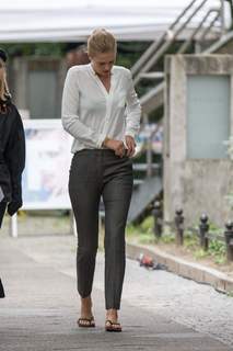 Toni Garrn feet photo thumbnail