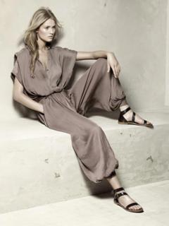 Toni Garrn feet photo thumbnail