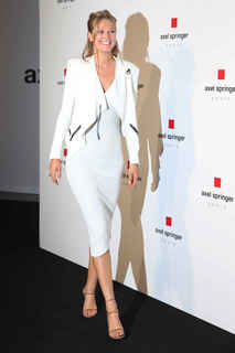 Toni Garrn feet photo thumbnail