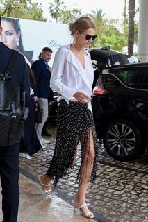 Toni Garrn feet photo thumbnail