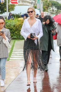 Toni Garrn feet photo thumbnail