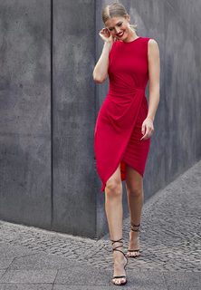 Toni Garrn feet photo thumbnail