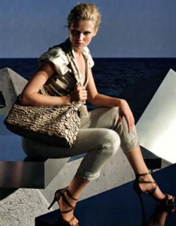 Toni Garrn feet photo thumbnail