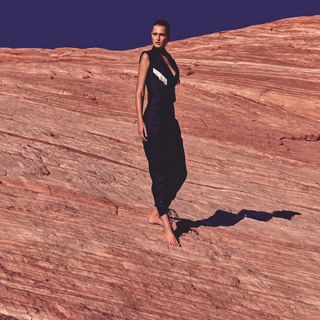 Toni Garrn feet photo thumbnail