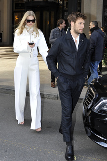 Toni Garrn feet photo thumbnail