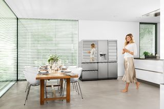 Toni Garrn feet photo thumbnail