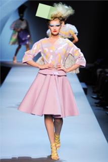 Toni Garrn feet photo thumbnail