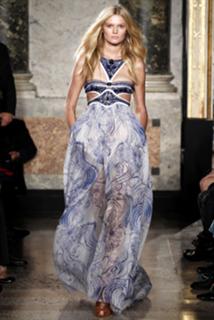 Toni Garrn feet photo thumbnail