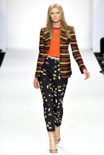 Toni Garrn feet photo thumbnail