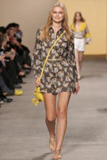 Toni Garrn feet photo thumbnail