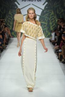 Toni Garrn feet photo thumbnail