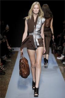 Toni Garrn feet photo thumbnail