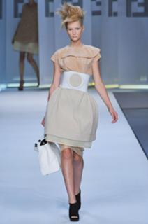 Toni Garrn feet photo thumbnail