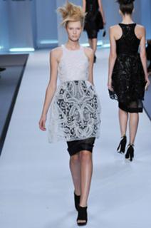 Toni Garrn feet photo thumbnail