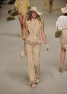 Toni Garrn feet photo thumbnail