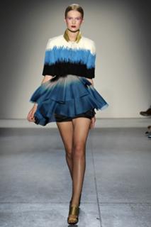 Toni Garrn feet photo thumbnail