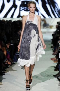 Toni Garrn feet photo thumbnail