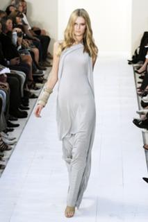 Toni Garrn feet photo thumbnail