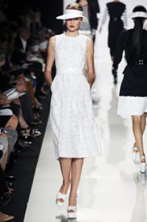 Toni Garrn feet photo thumbnail