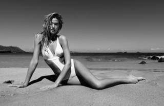 Toni Garrn feet photo thumbnail