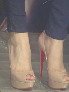 Toni Gonzaga feet photo 17