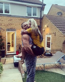 Toni Rossall feet photo thumbnail