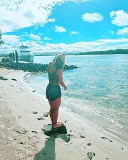 Toni Rossall feet photo thumbnail