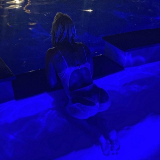 Toni Rossall feet photo thumbnail