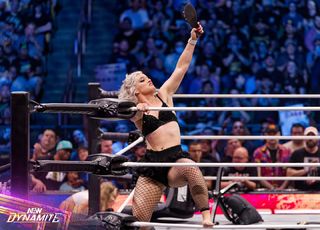 Toni Rossall feet photo thumbnail