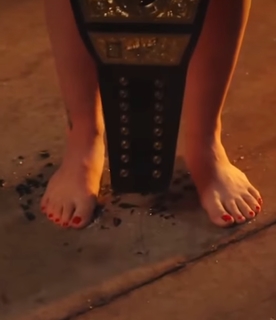 Toni Rossall feet photo thumbnail