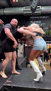 Toni Rossall feet photo thumbnail